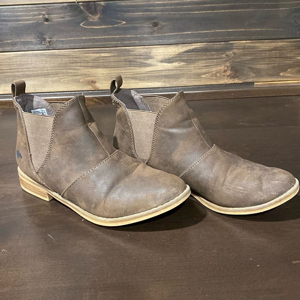 Rocket Dog Maylon Brown Ankle Bootie Size 7